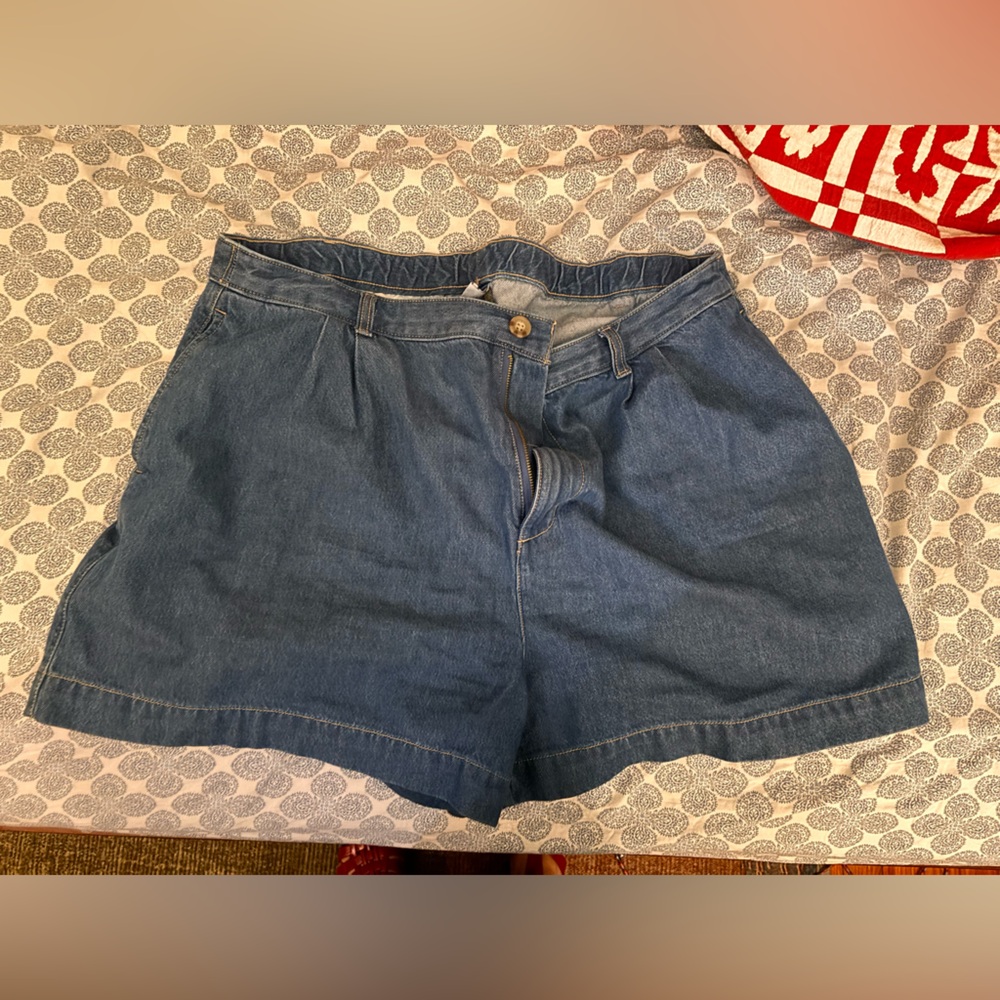 Old Navy women’s high waisted OGC chino shorts